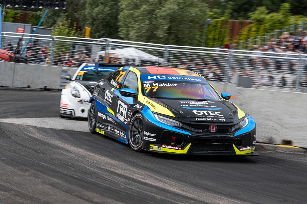 Mike Halder havde mest tur i den lørdag, hvor tyskeren sejrede for TPR Motorsport - men med to tredjepladser søndag var pointhøsten også god
(Foto: Kim Gripping/TCR Denmark)